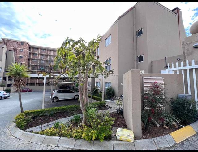 2 BEDROOM APARTMENT FOR SALE IN FERNDALE